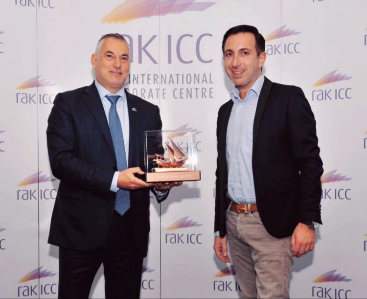 FIDELITY OFFSHORE EXPERT Middle East FZE Receives Award for Top Agent 2018